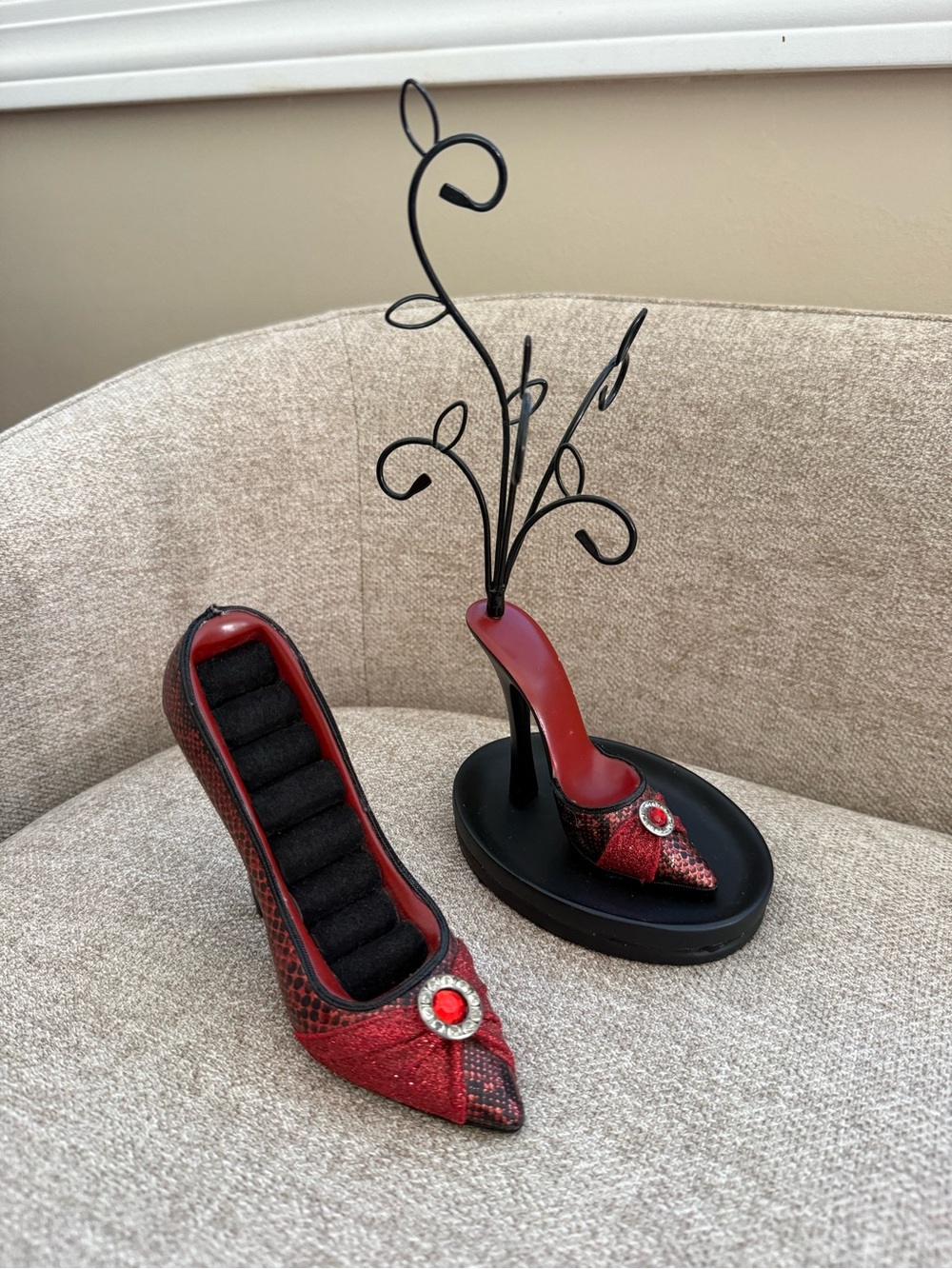 Red Sparkle High Heel Jewelry Holder and Ring Display - Women Shoes Accent